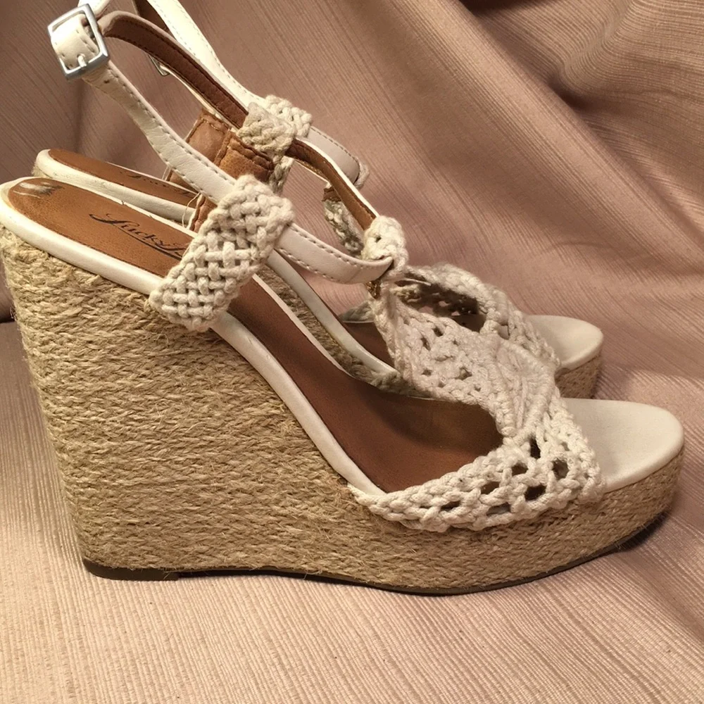 Lucky Brand Macrame beautiful wedge sandal